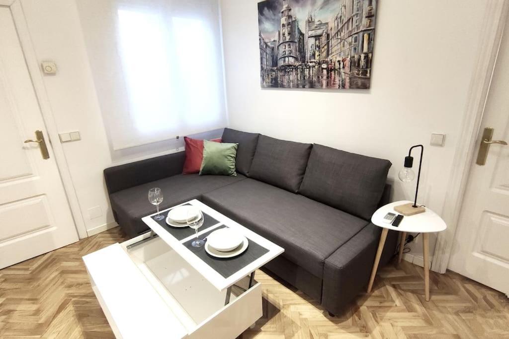 Lovely Apartment In Madrid Center Buitenkant foto
